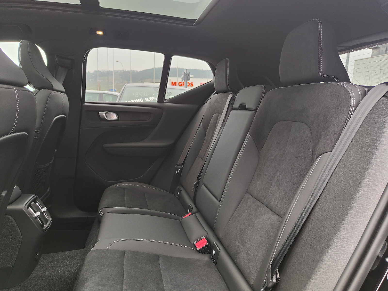 VOLVO EX40 Twin Black Edition AWD-image-15