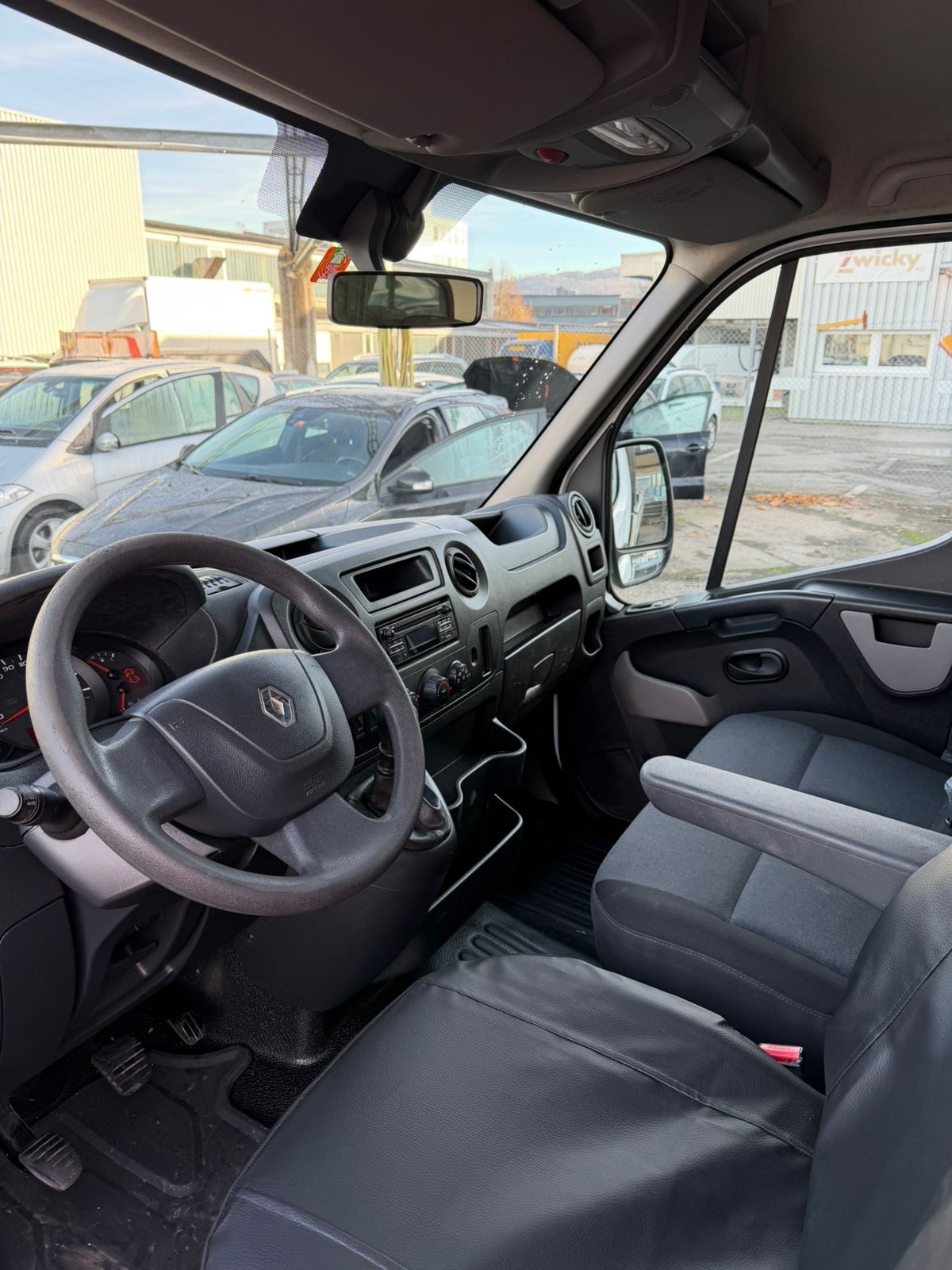 RENAULT Master T35 ENERGY 2.3dCi 145 L2-image-10