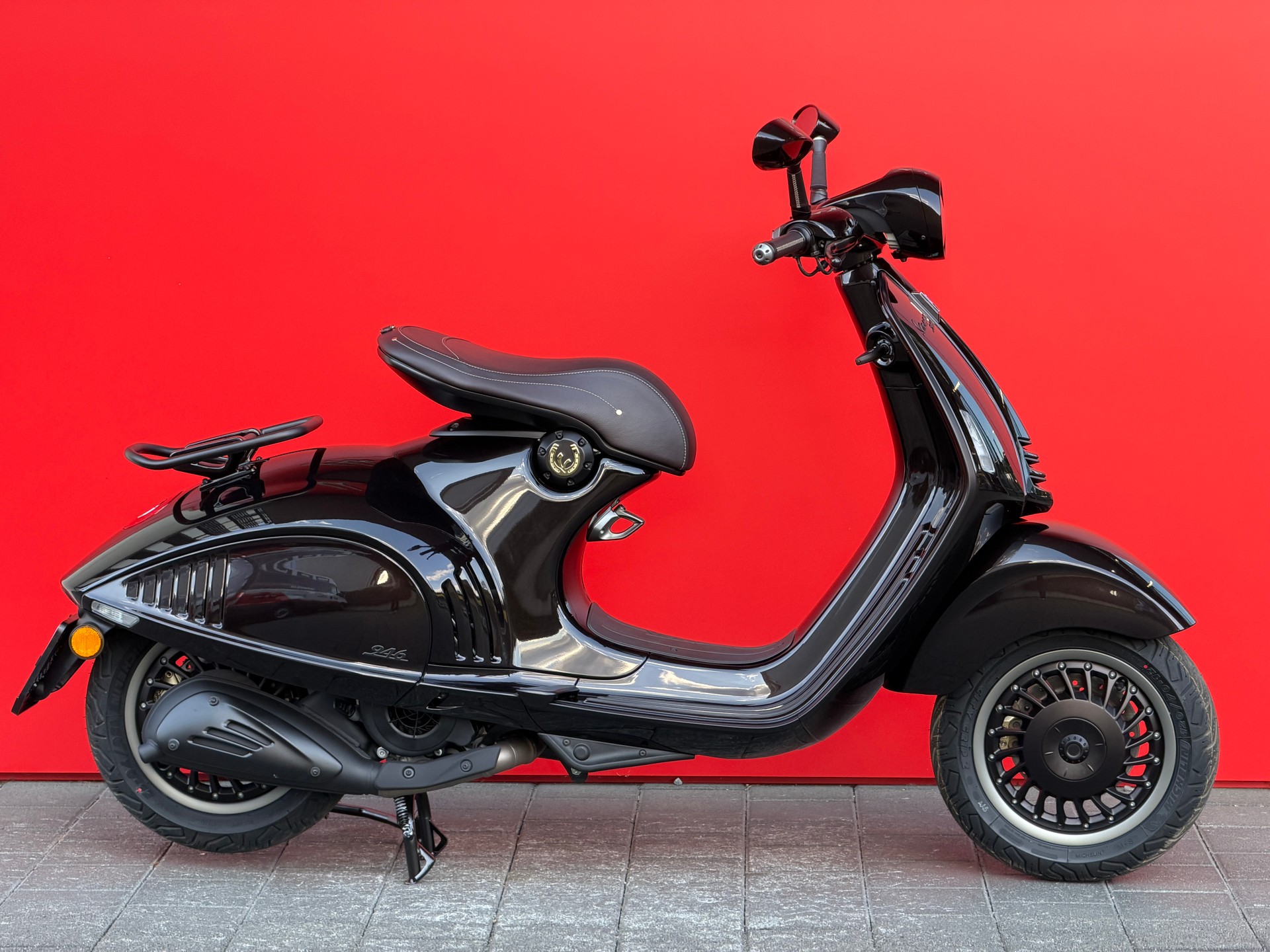 PIAGGIO Vespa 946 Horse