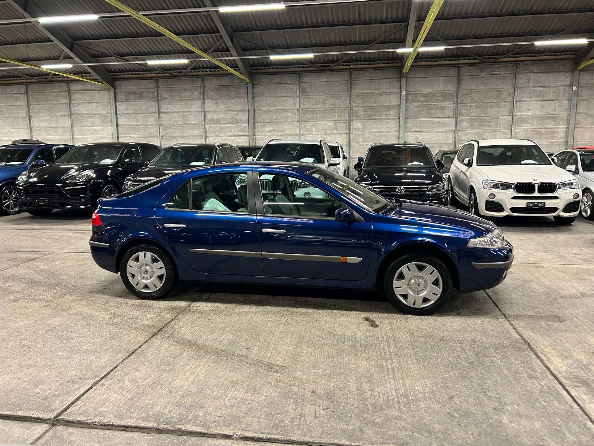 RENAULT Laguna 3.0 V6 24V Initiale Automatic-image-2