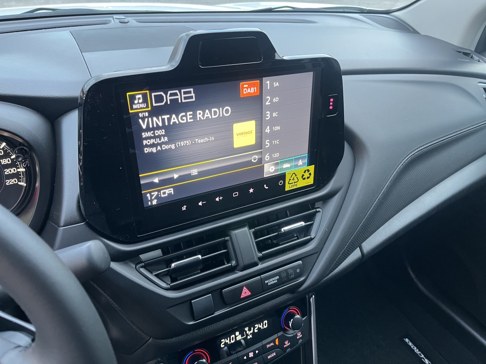 SUZUKI S-Cross 1.4 T Compact+ Hybrid 4x4-image-11