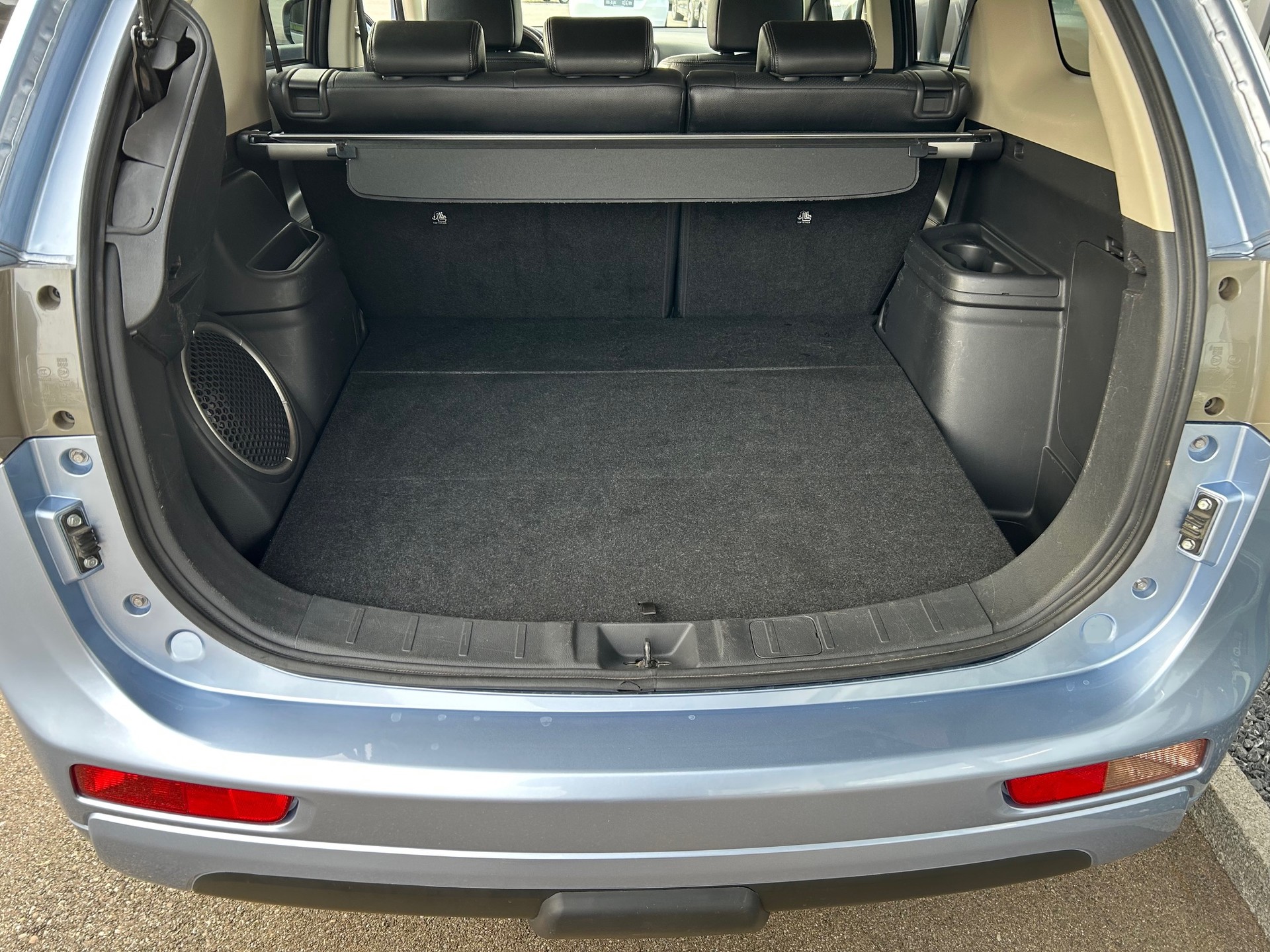 MITSUBISHI Outlander 2.0 PHEV Navigator eAssist-image-7