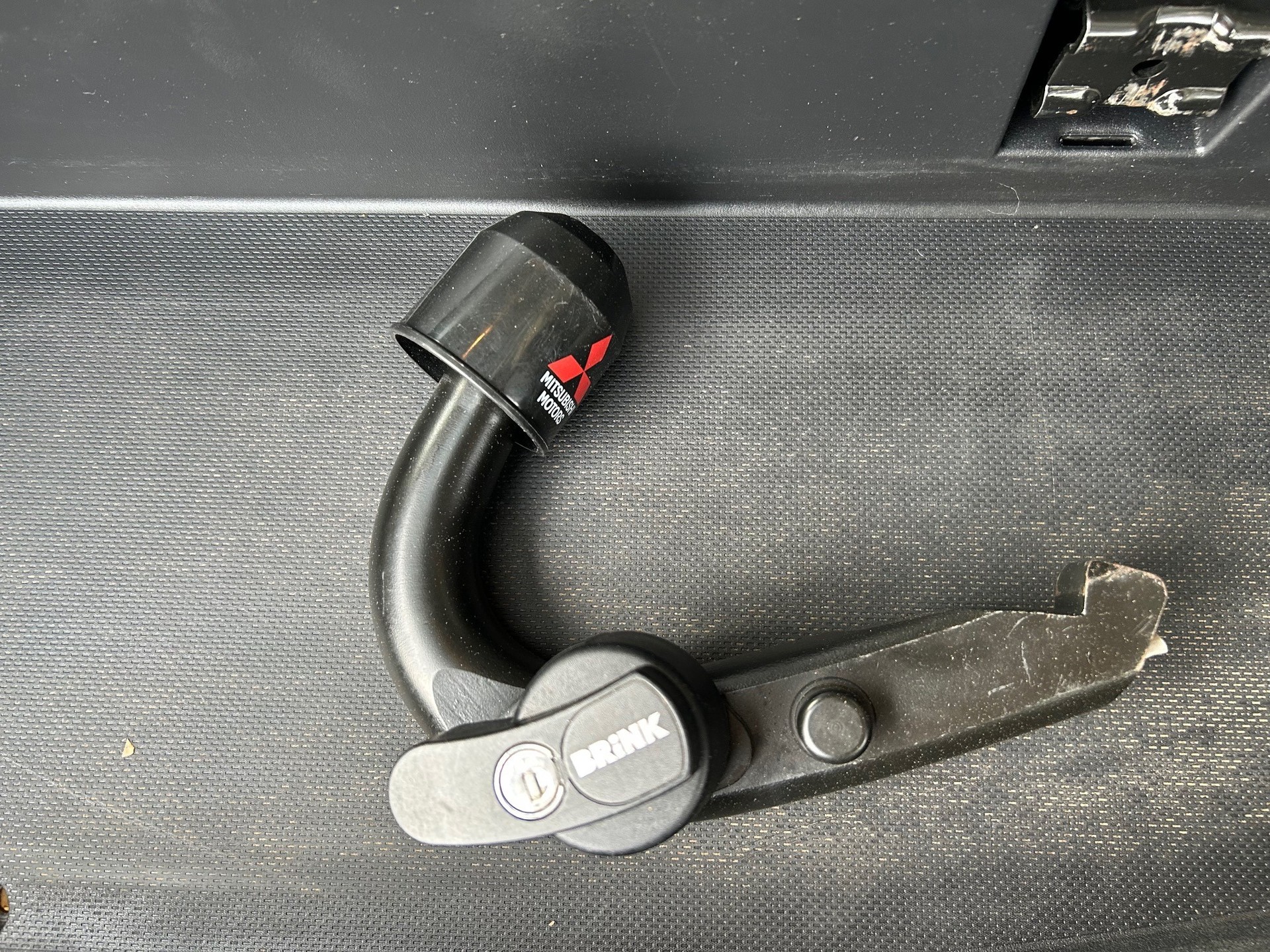 MITSUBISHI Outlander 2.0 PHEV Navigator eAssist-image-8
