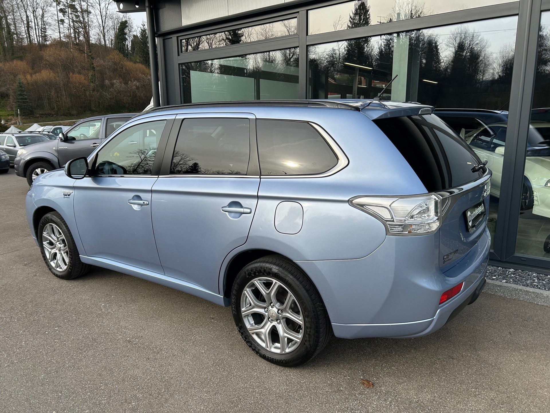 MITSUBISHI Outlander 2.0 PHEV Navigator eAssist-image-4