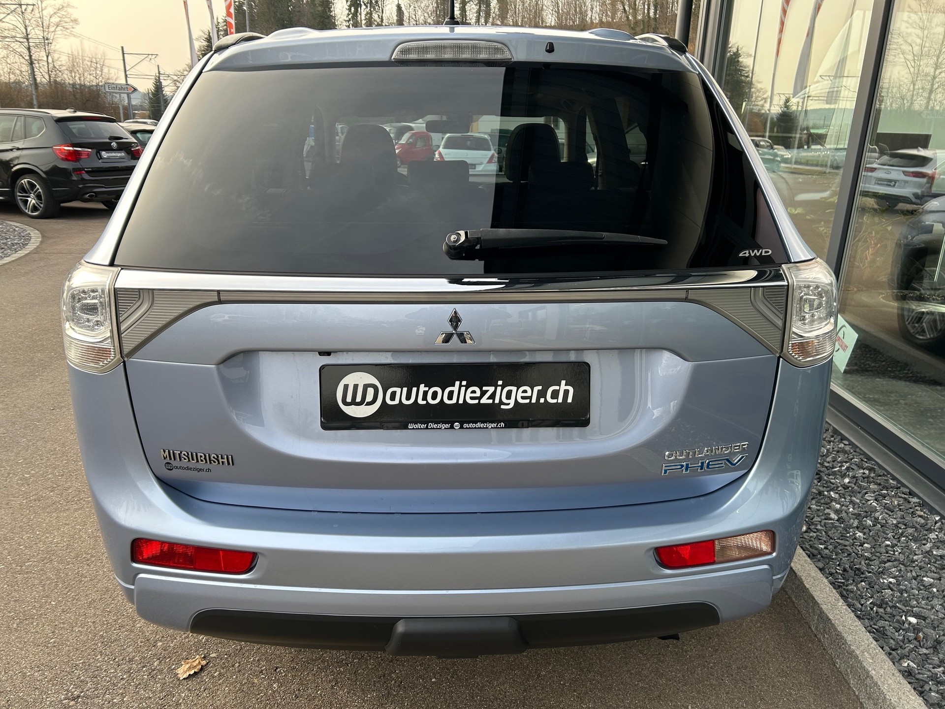 MITSUBISHI Outlander 2.0 PHEV Navigator eAssist-image-5