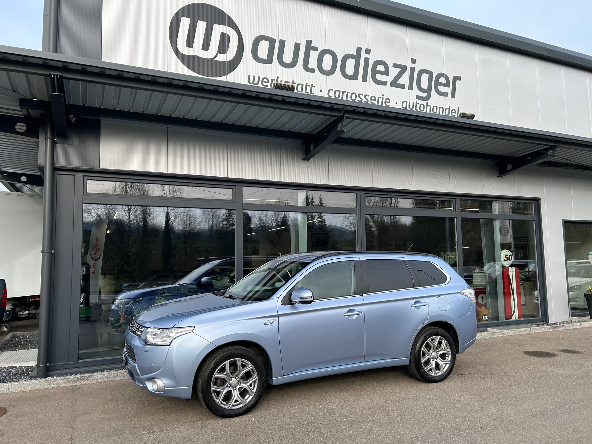 MITSUBISHI Outlander 2.0 PHEV Navigator eAssist