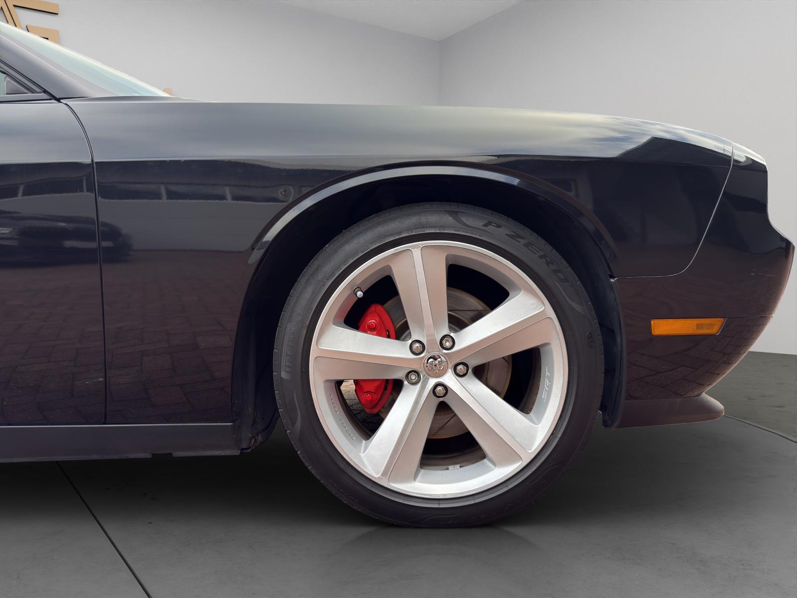 DODGE SRT8-image-10