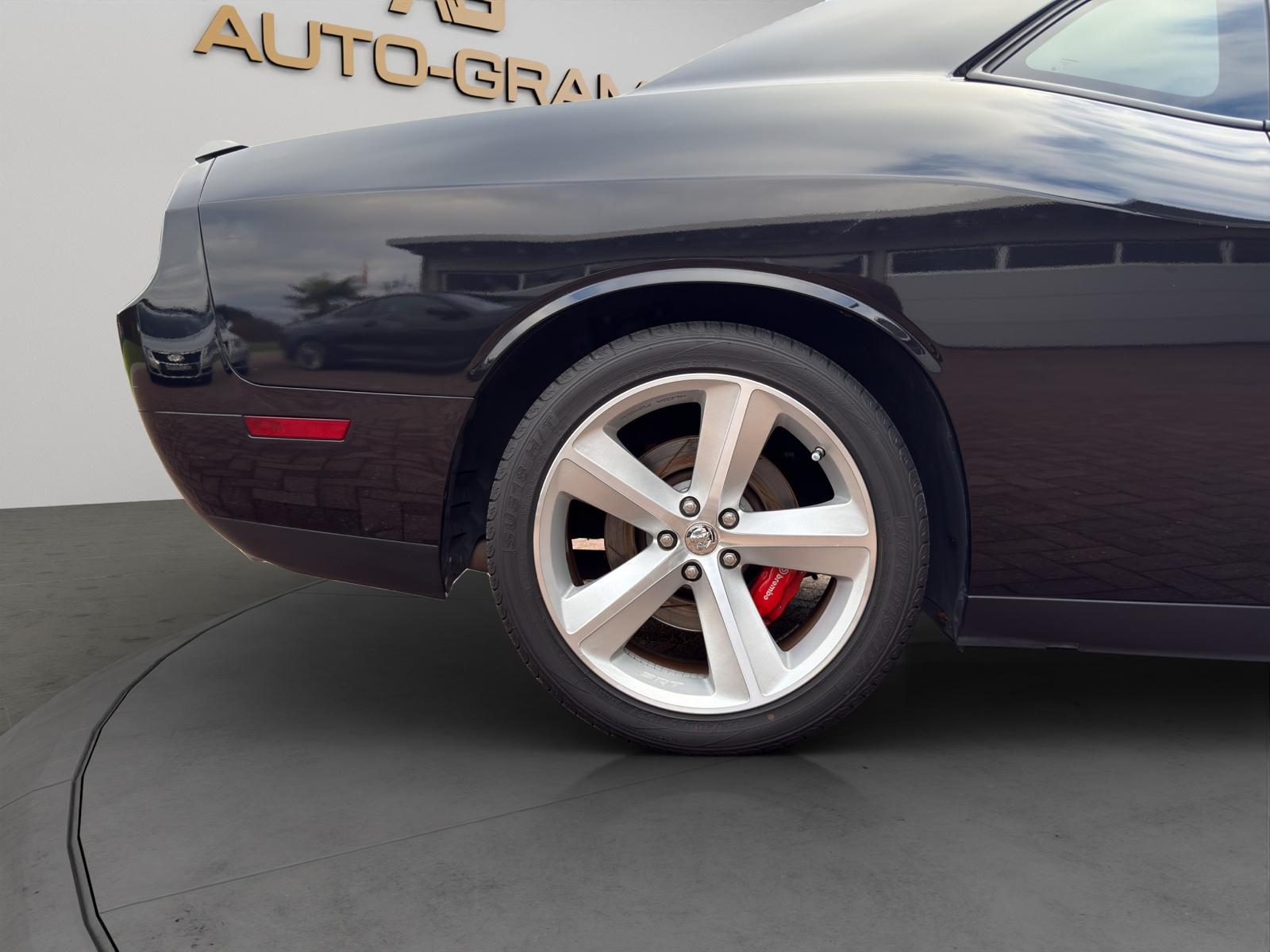 DODGE SRT8-image-11