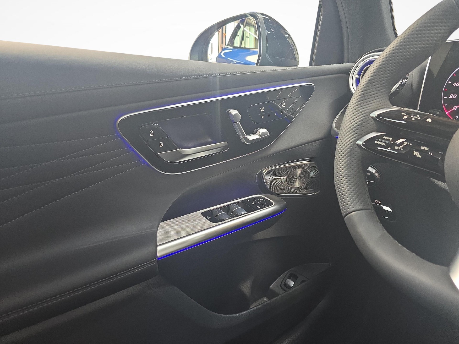 MERCEDES-BENZ GLC 400 e 4MATIC EQ Star AMG Line-image-7