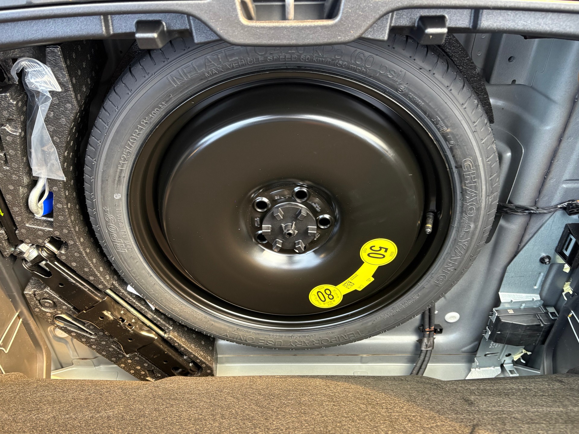 VOLVO XC40 B3 Benzin Mild Hybrid Plus Dark DCT-image-12