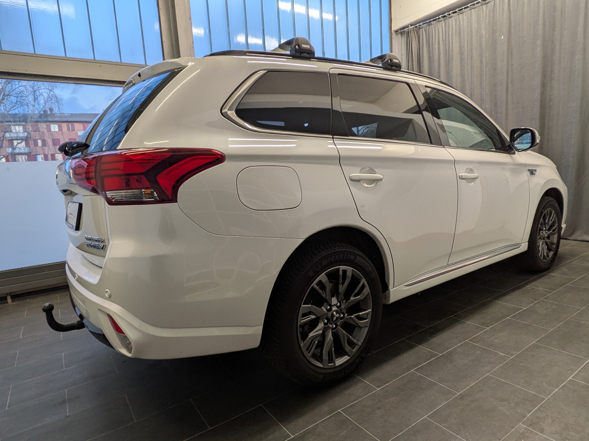 MITSUBISHI Outlander 2.0 PHEV Diamond Annivers. 4WD Automatic-image-6