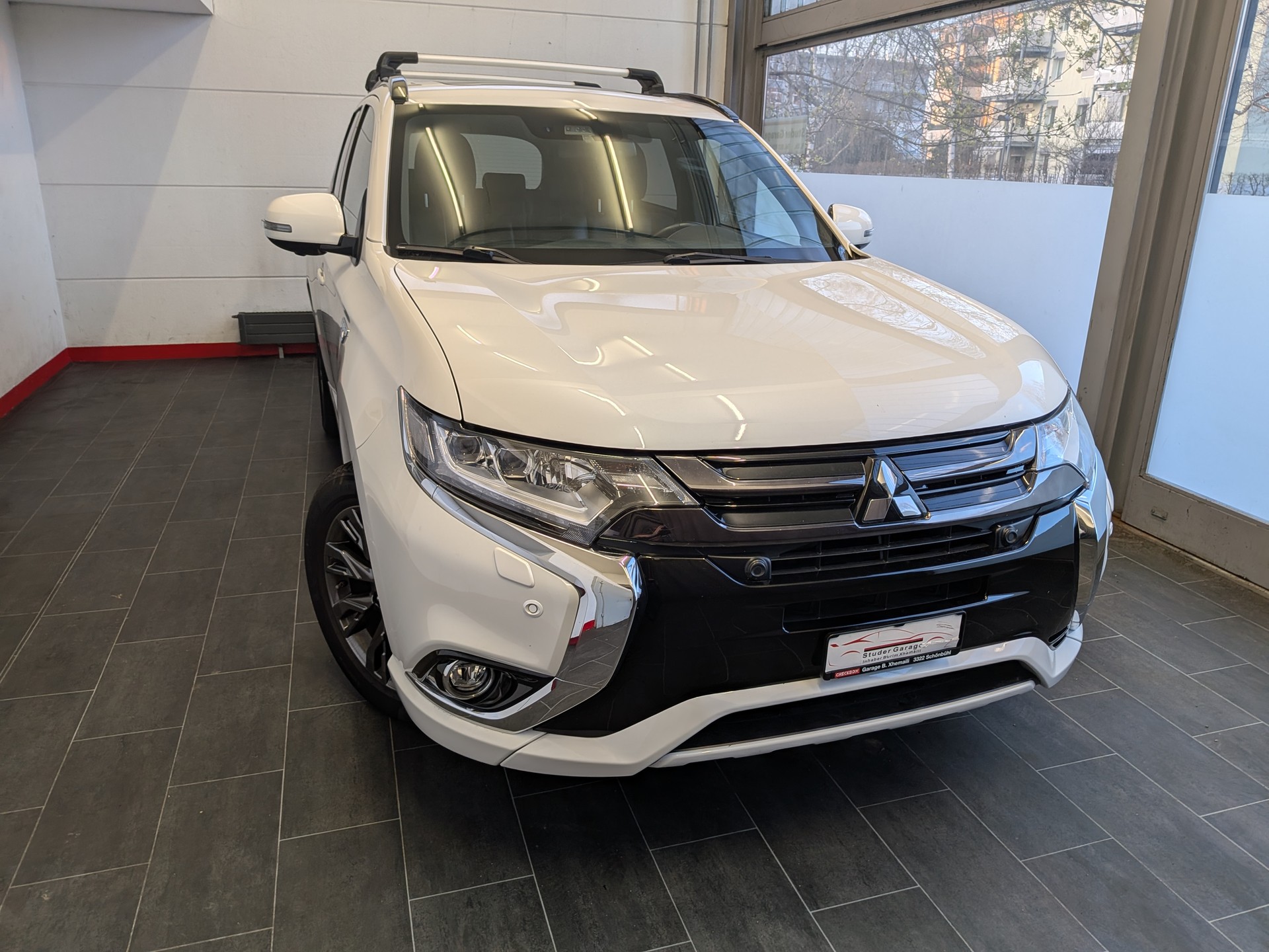 MITSUBISHI Outlander 2.0 PHEV Diamond Annivers. 4WD Automatic-image-0
