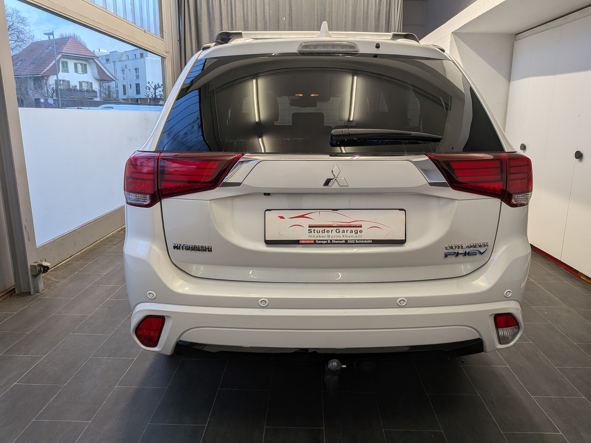MITSUBISHI Outlander 2.0 PHEV Diamond Annivers. 4WD Automatic-image-4