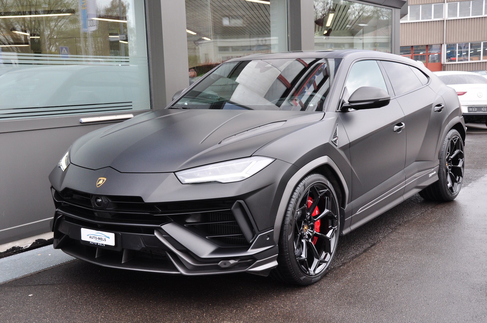 LAMBORGHINI Urus E-Gear PERFORMANTE-image-1