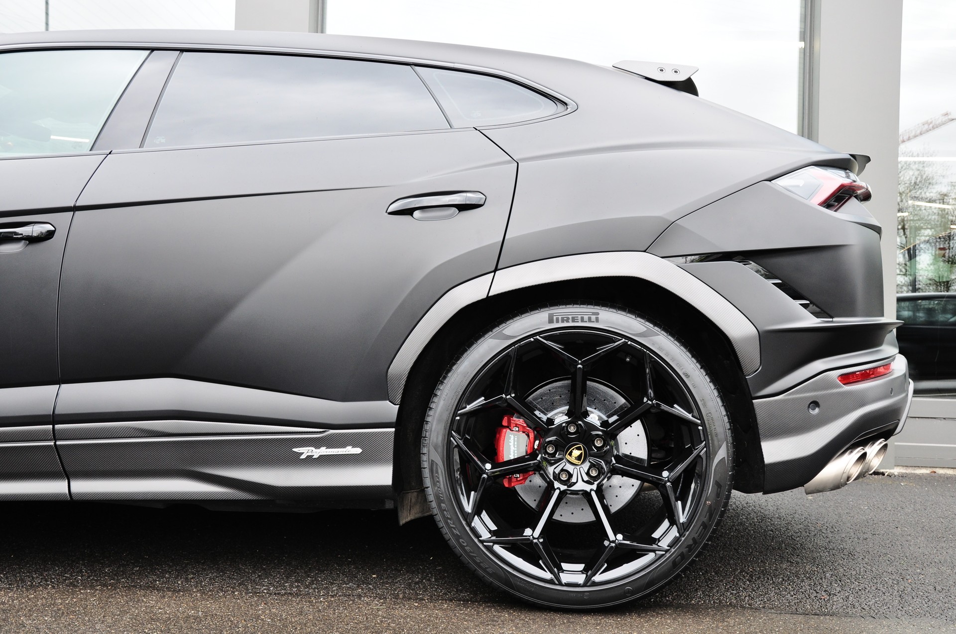 LAMBORGHINI Urus E-Gear PERFORMANTE-image-7