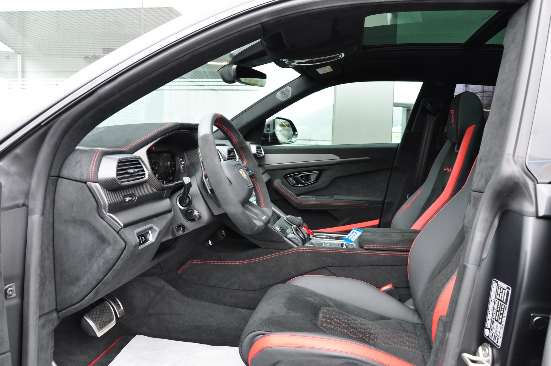 LAMBORGHINI Urus E-Gear PERFORMANTE-image-10