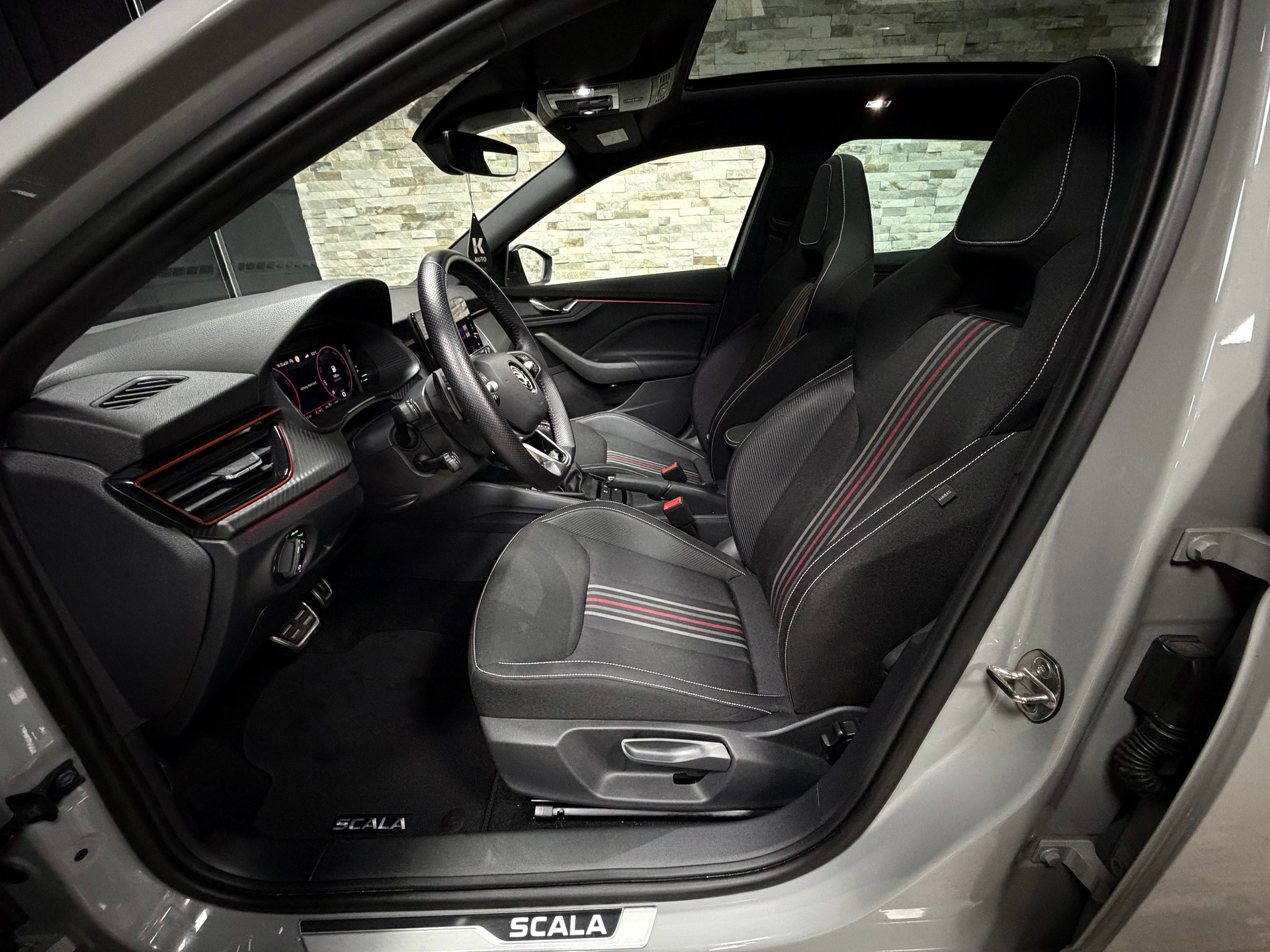 SKODA Scala 1.5 TSI Monte Carlo DSG-image-14