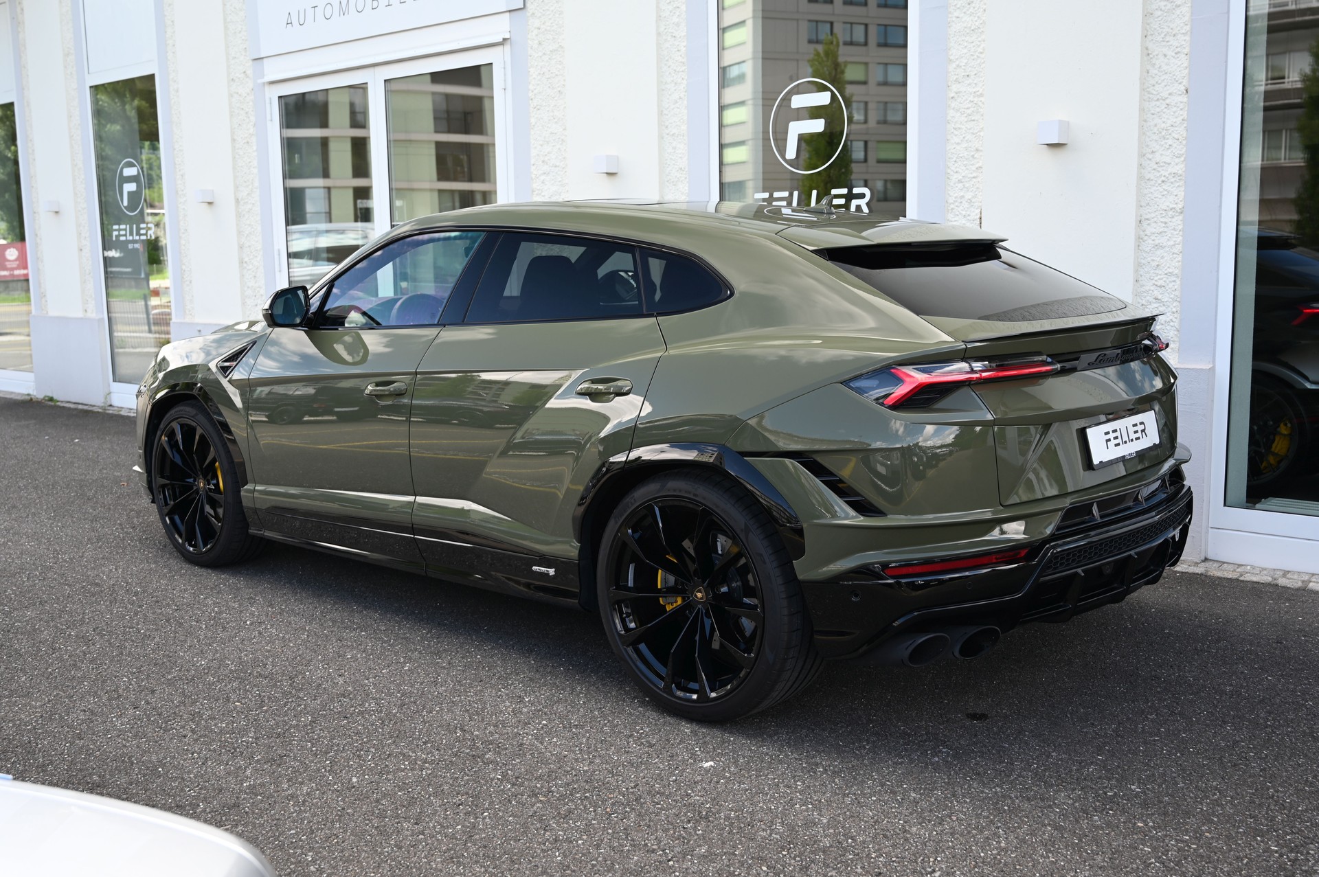 LAMBORGHINI Urus S E-Gear-image-5