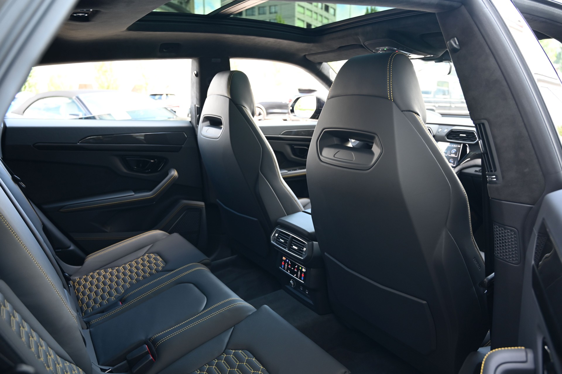 LAMBORGHINI Urus S E-Gear-image-20