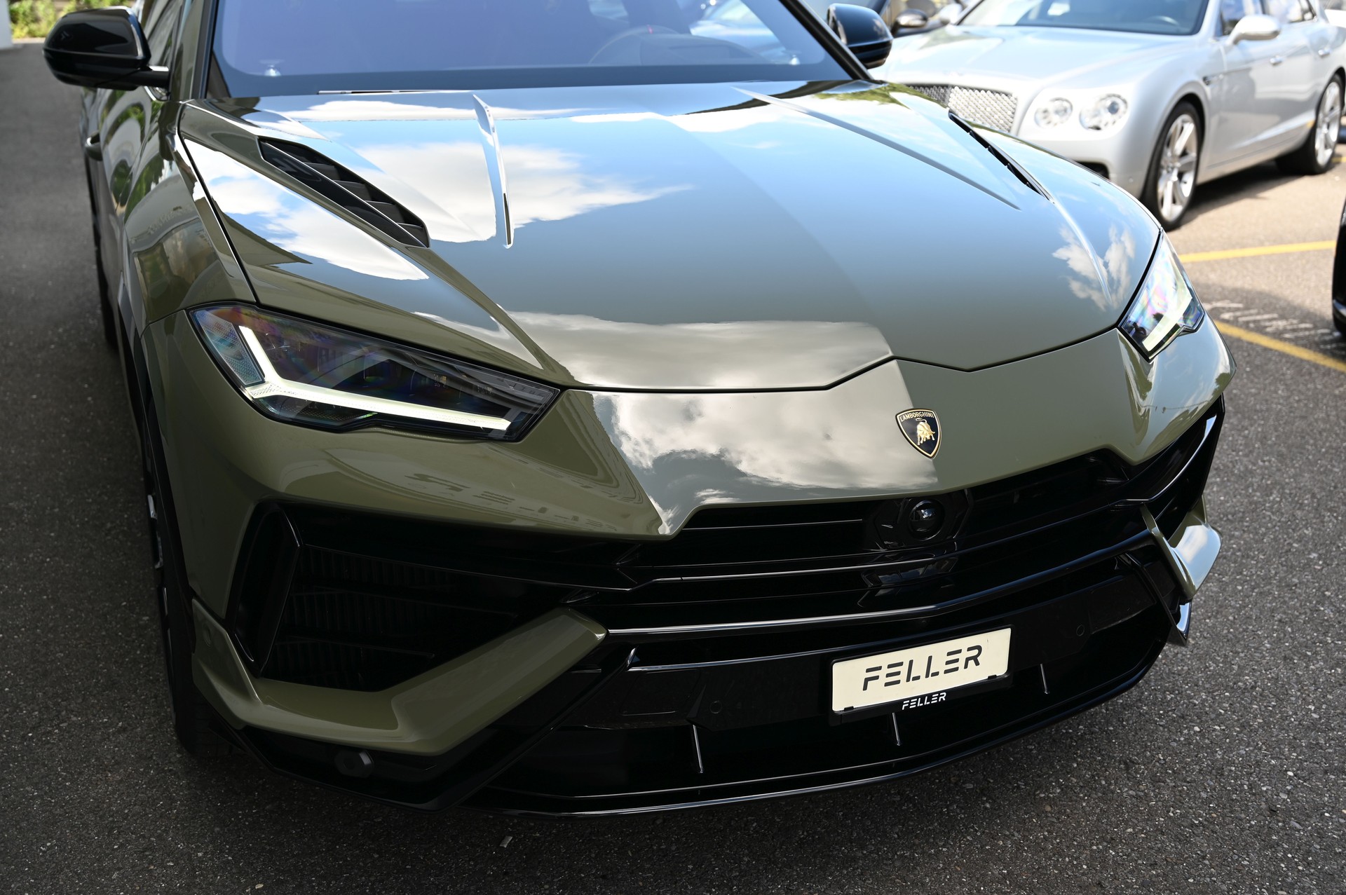LAMBORGHINI Urus S E-Gear-showroom-element-2