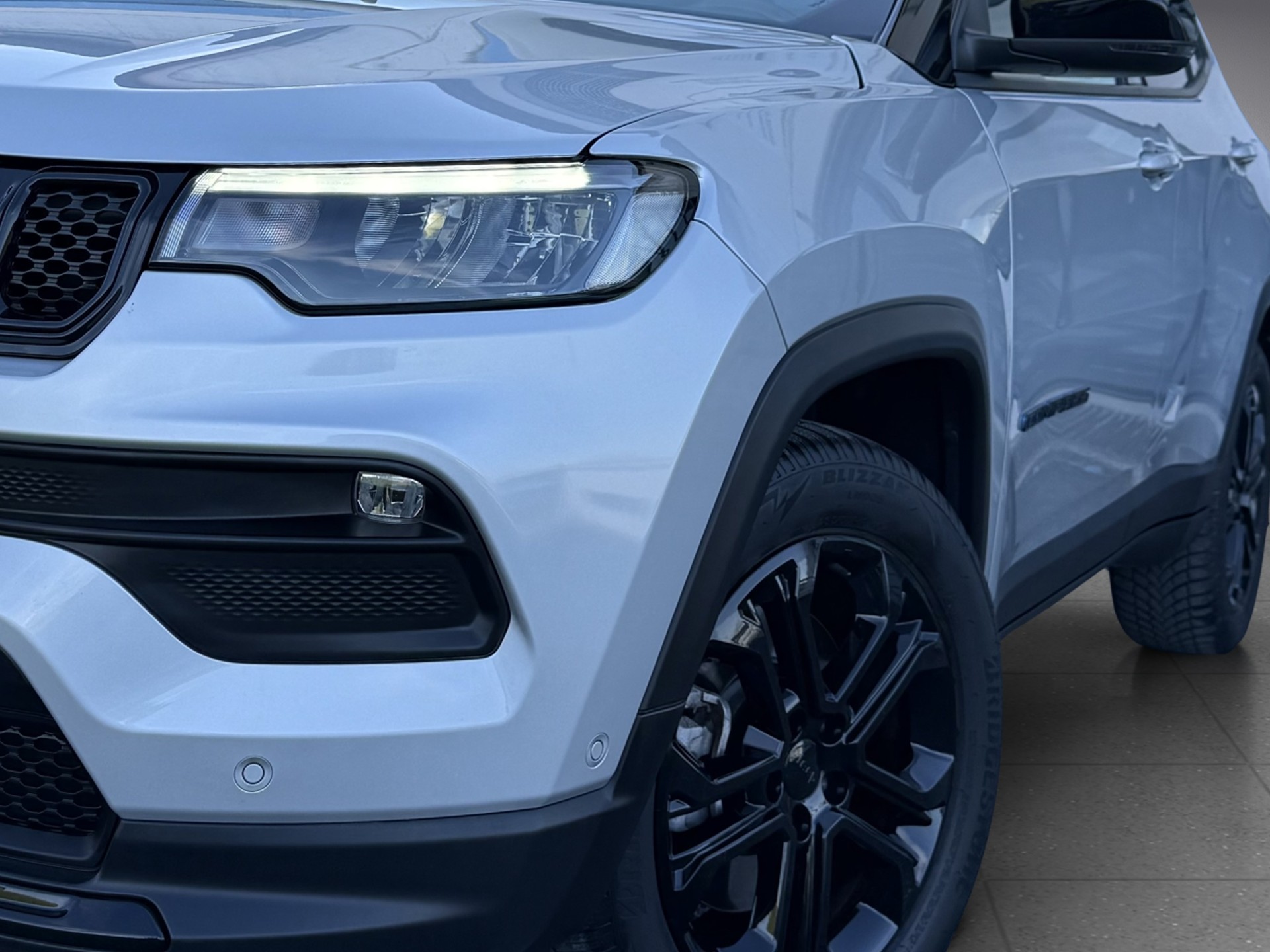 JEEP Compass 1.3 T PHEV Night Eagle AWD-image-1