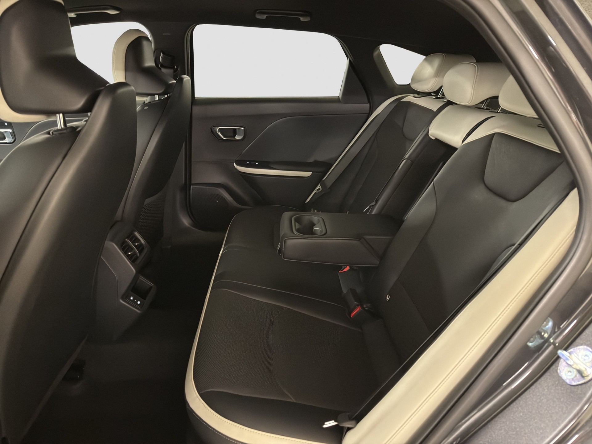 KIA K4 1.6 T-GDi GT-Line-image-11