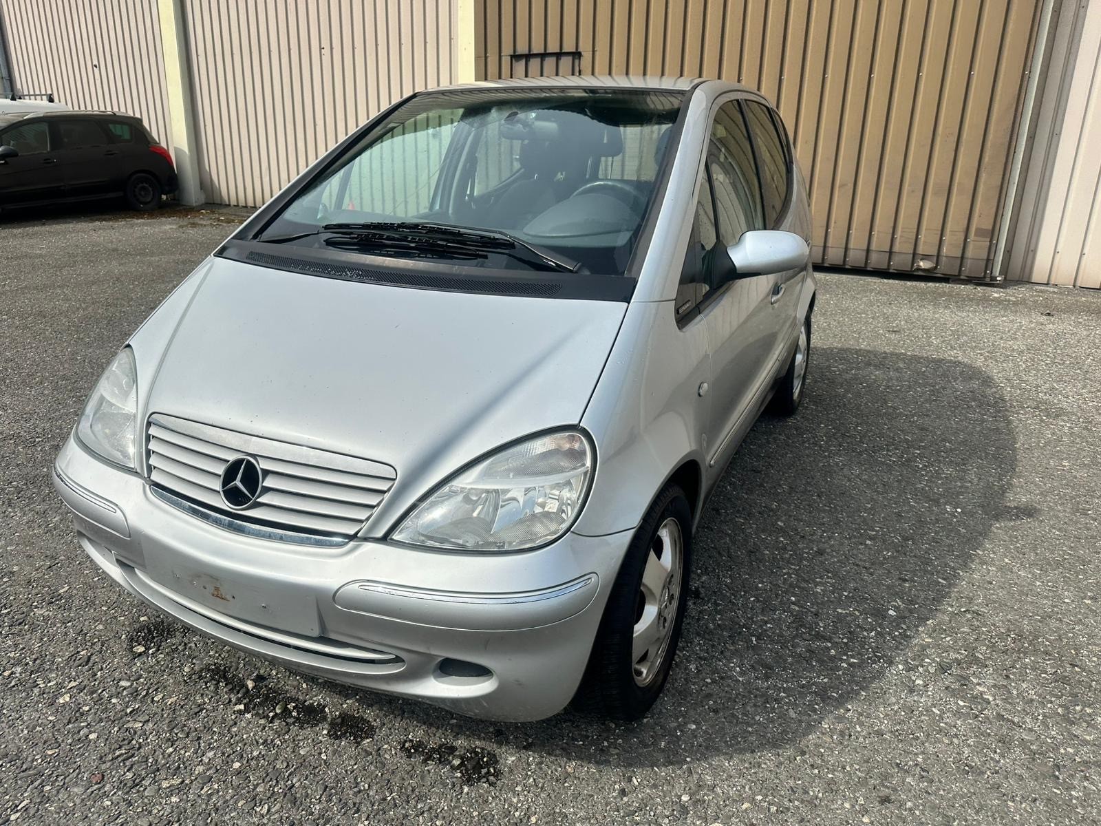 MERCEDES-BENZ A 170 CDI Elégance-image-2