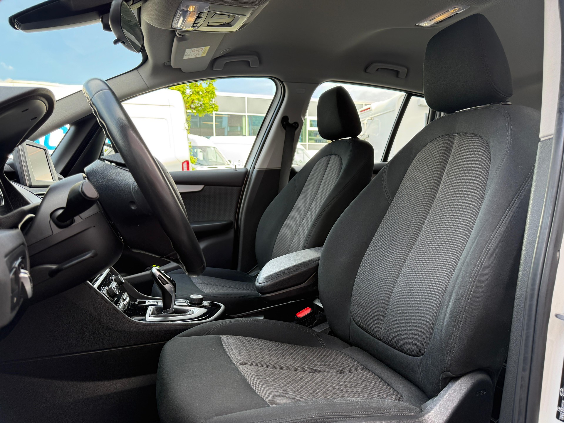 BMW 216d Gran Tourer DKG-image-11