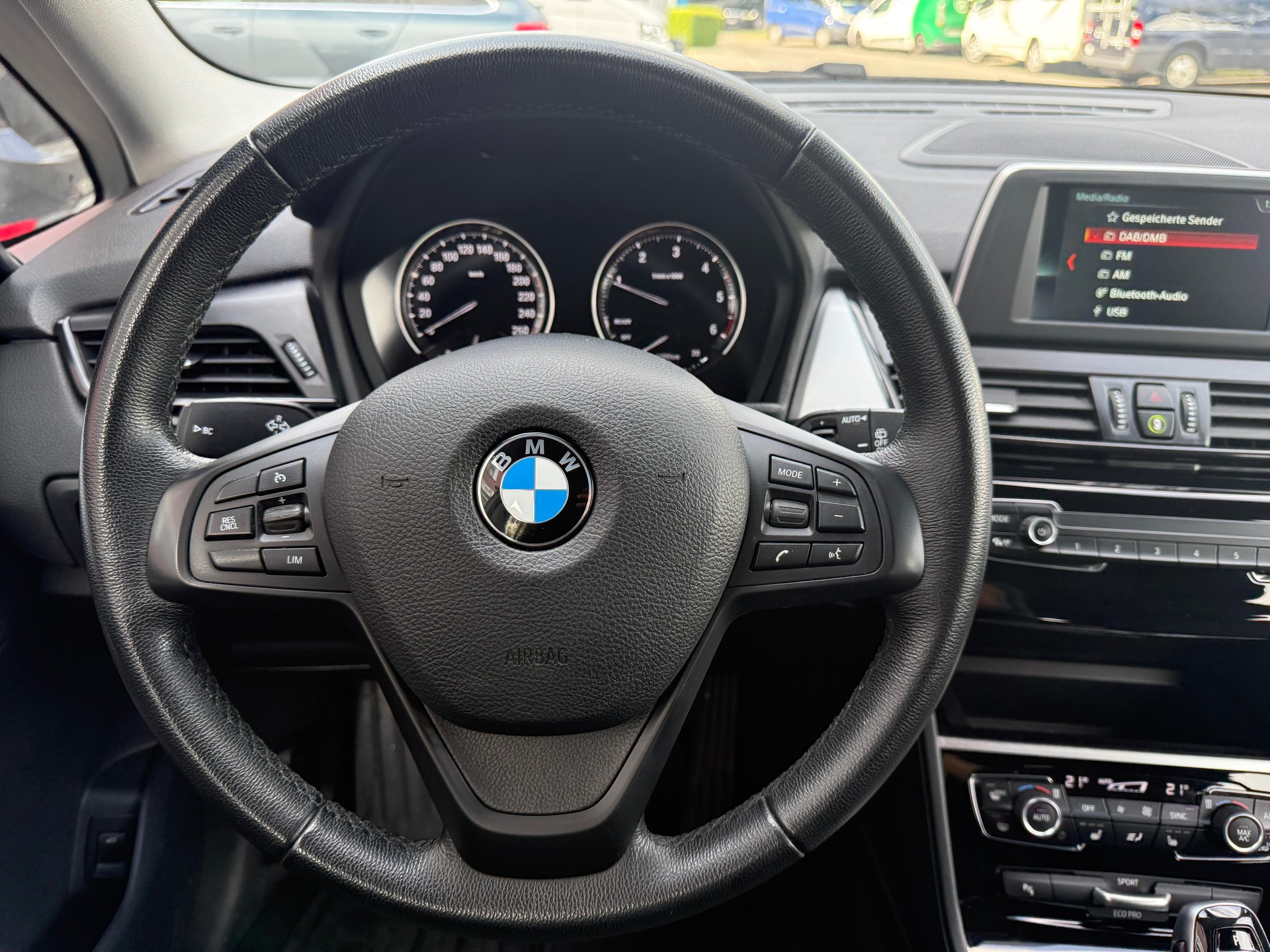 BMW 216d Gran Tourer DKG-image-17