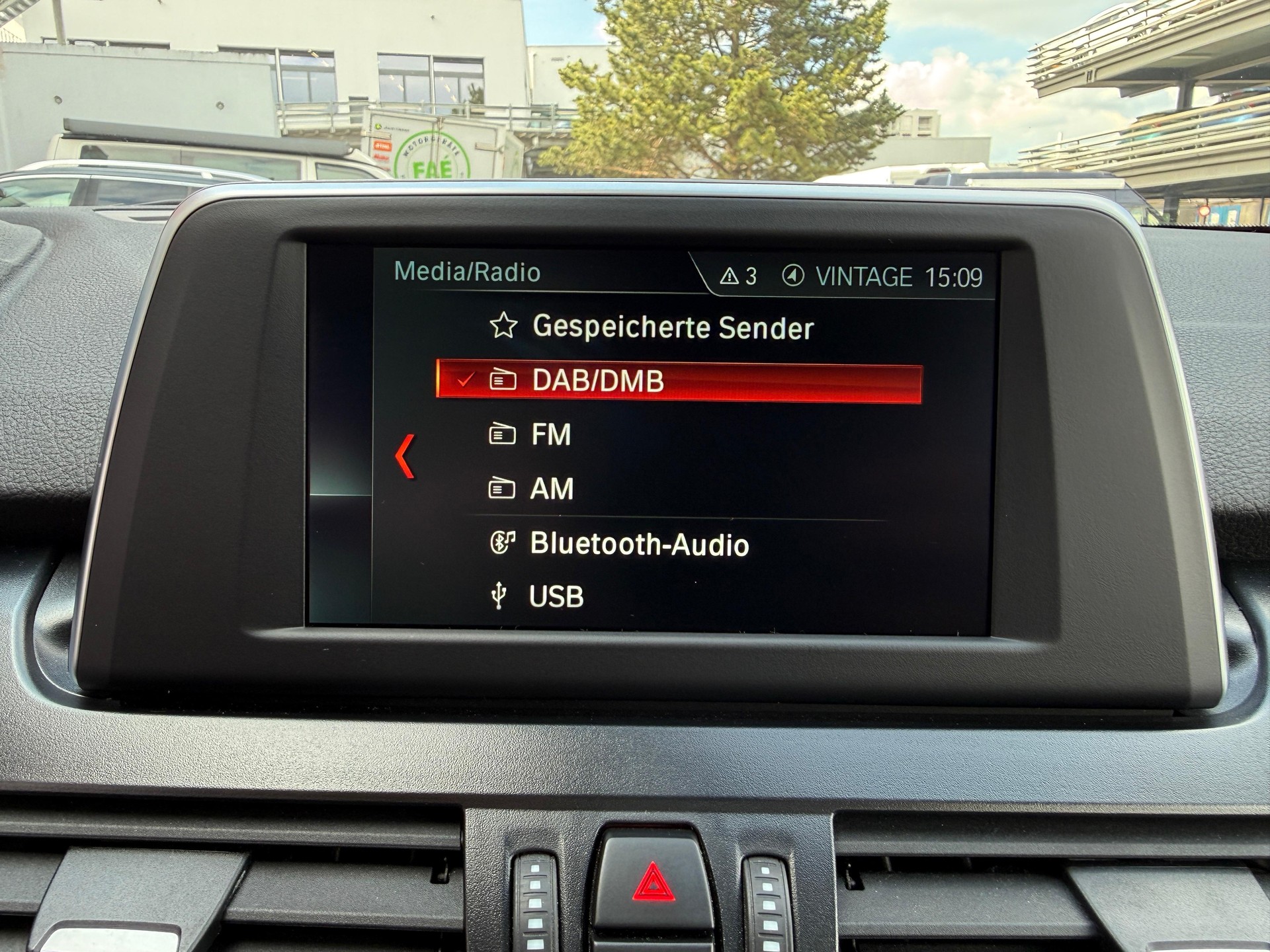 BMW 216d Gran Tourer DKG-image-14