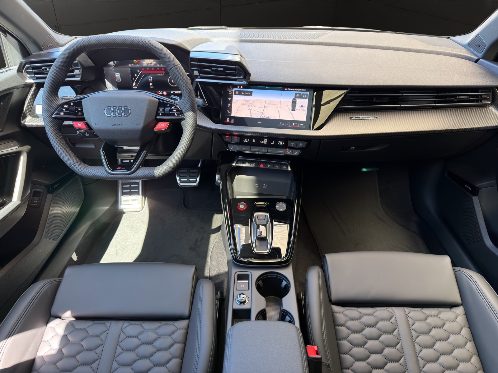 AUDI RS3 Sportback 2.5 TSI quattro S-tronic-image-11