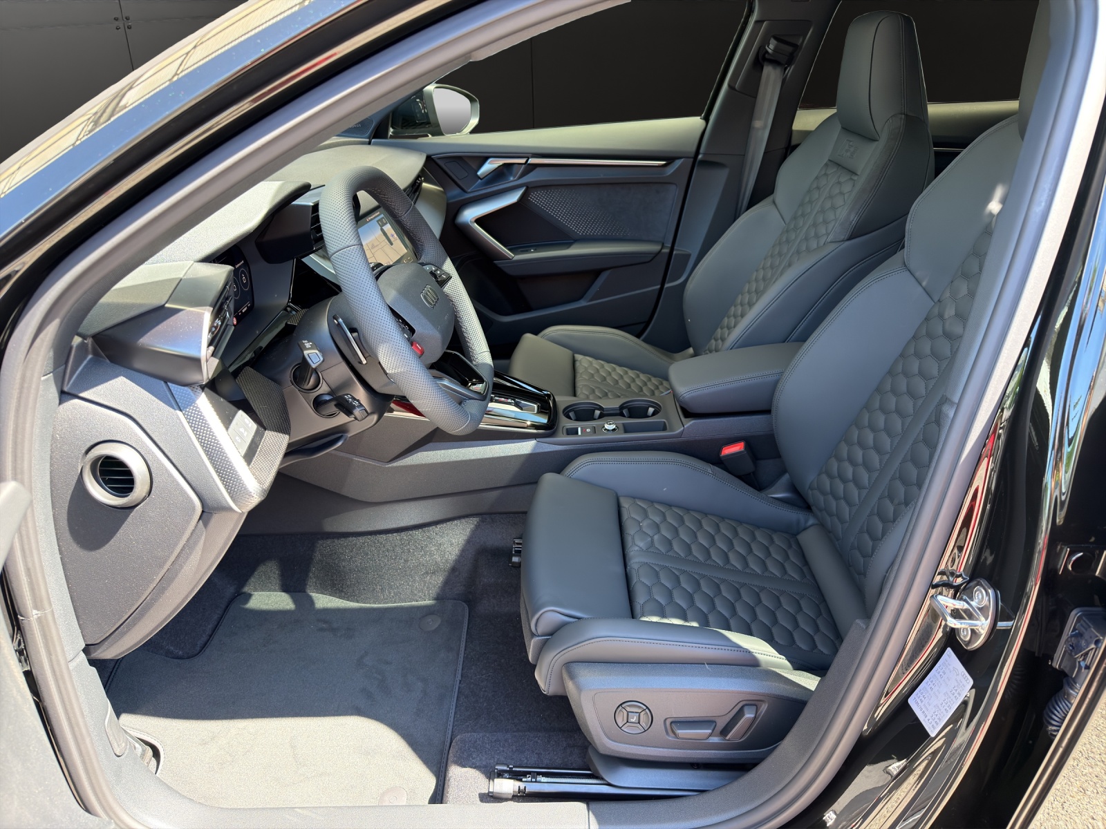 AUDI RS3 Sportback 2.5 TSI quattro S-tronic-image-7