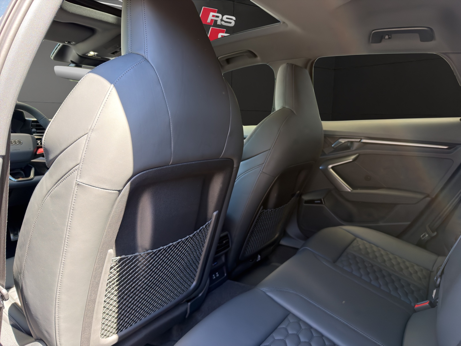 AUDI RS3 Sportback 2.5 TSI quattro S-tronic-image-17