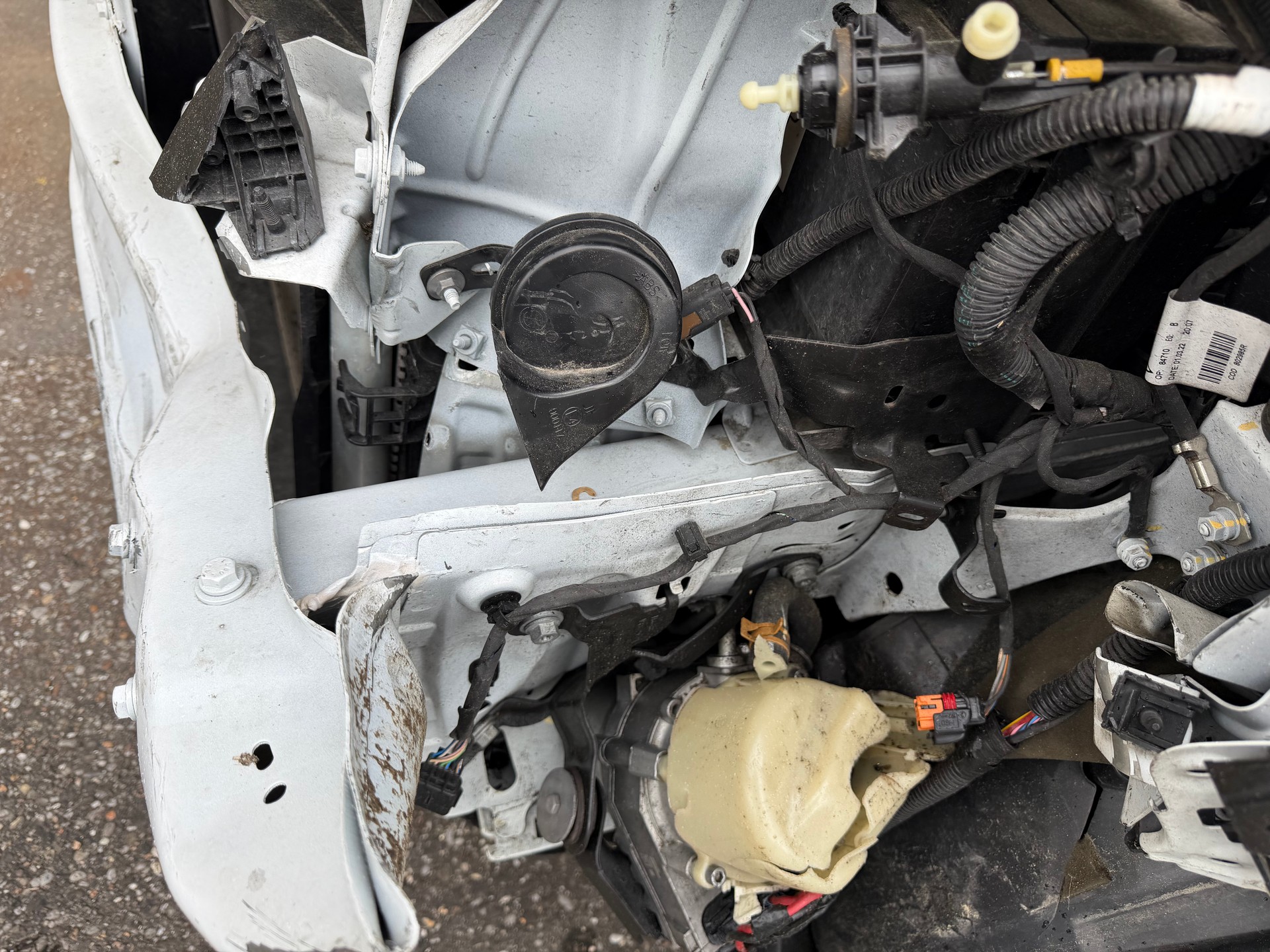 RENAULT UNFALL WAGEN. FAHRBAR AUF PLATZ. EXPRESS 1.3TCe 100 PF KASTEN WAGEN. NAVI KM 52`000. PREIS 3990.-.-image-21