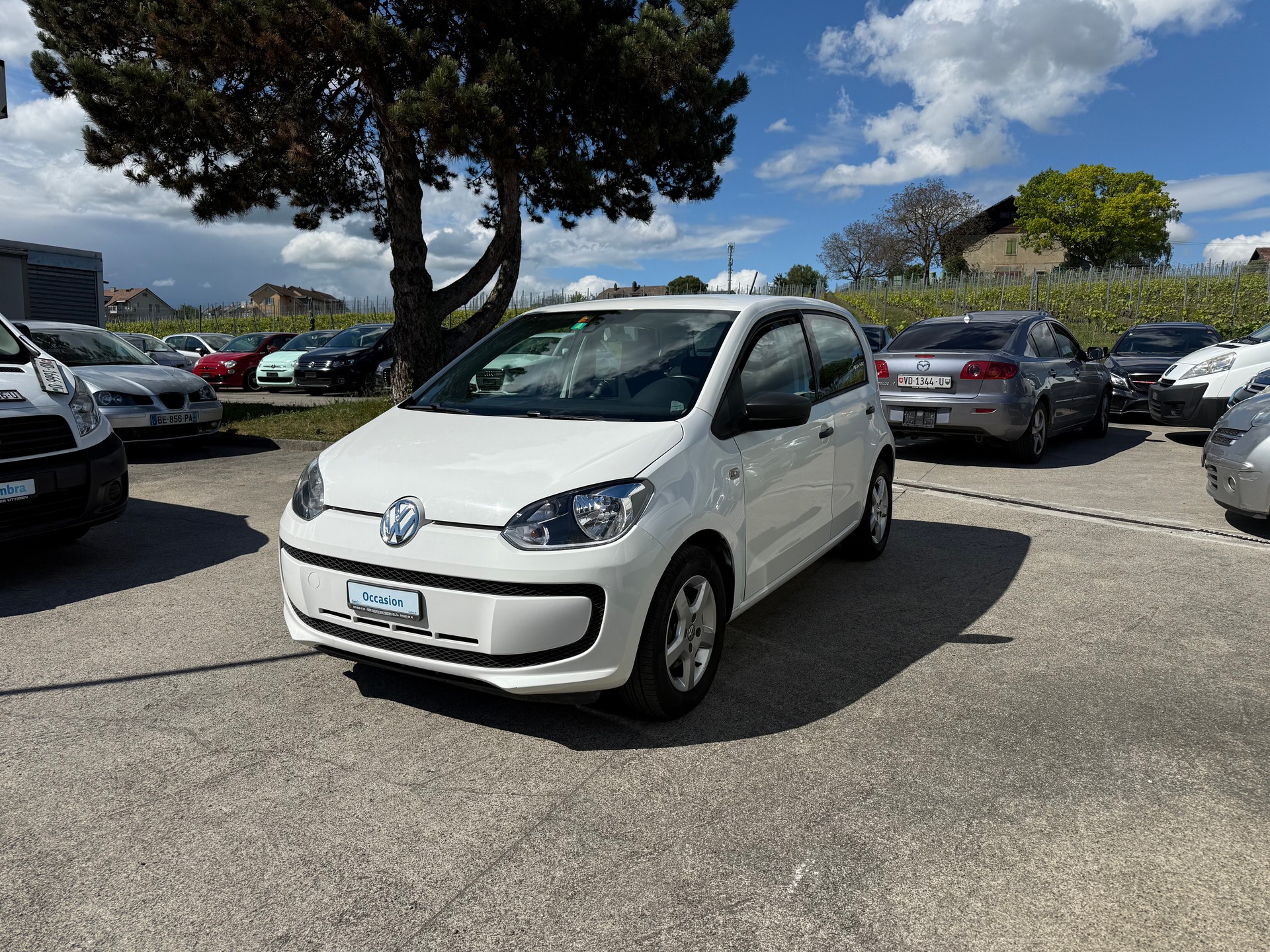 VW Up 1.0 black up Art on Ice-image-2