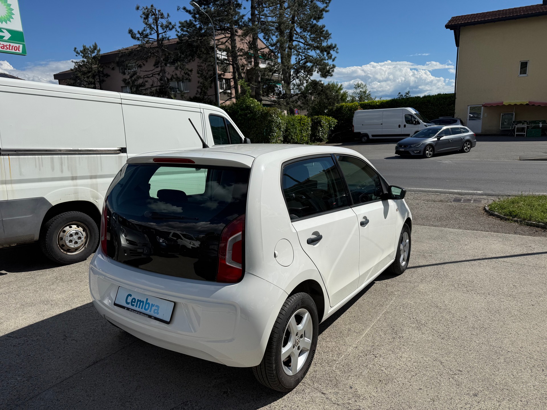 VW Up 1.0 black up Art on Ice-image-8
