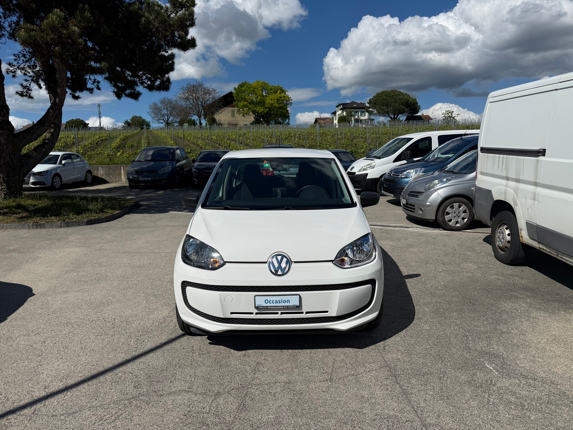 VW Up 1.0 black up Art on Ice-image-1