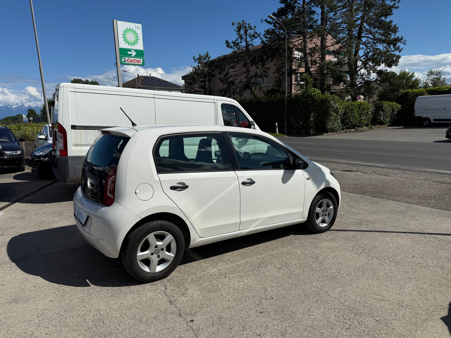 VW Up 1.0 black up Art on Ice-image-7