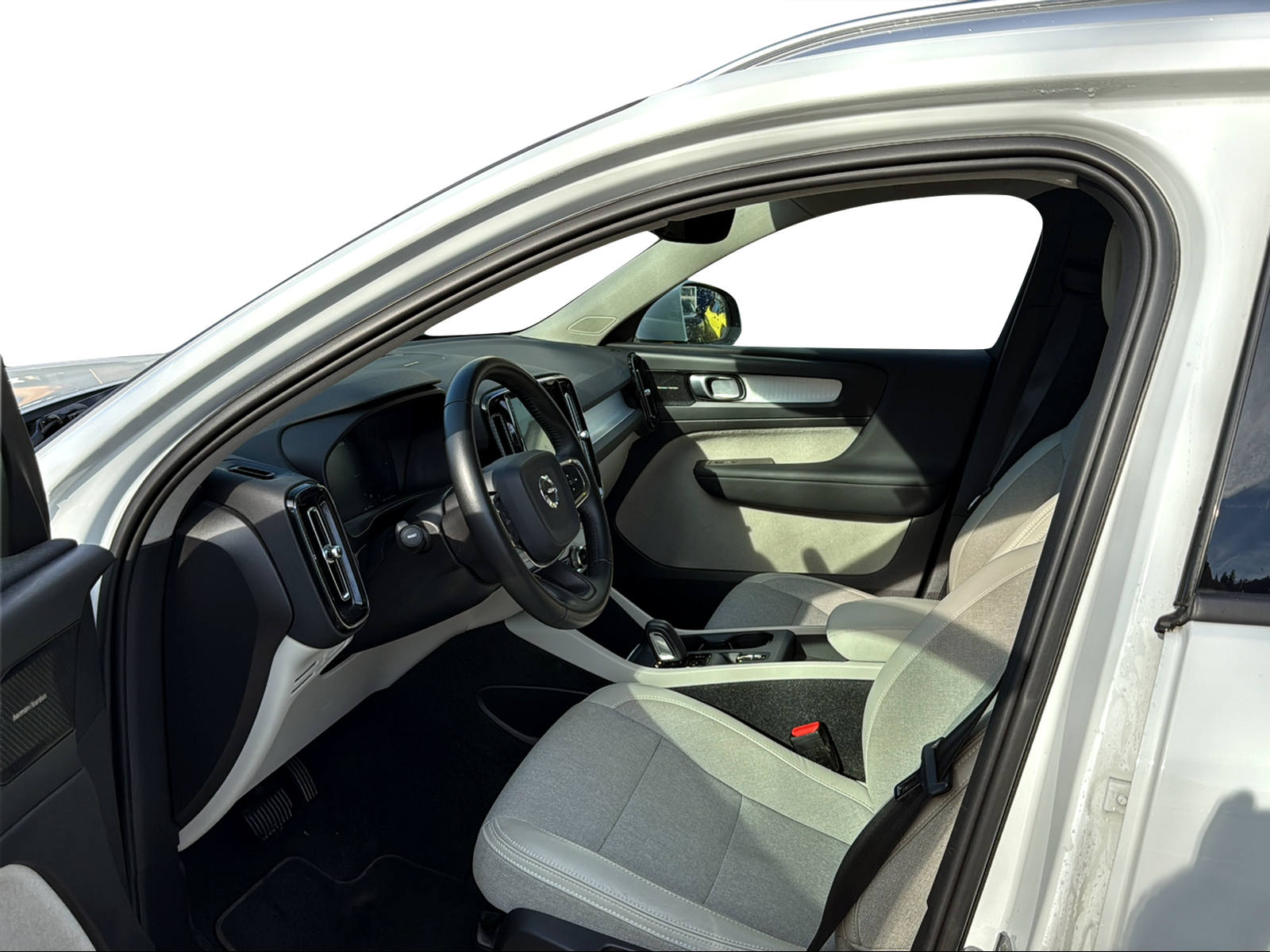 VOLVO XC40 1.5 T5 TE Momentum-image-10
