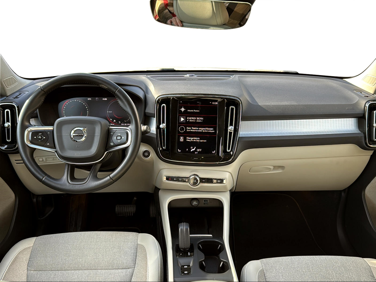 VOLVO XC40 1.5 T5 TE Momentum-image-11