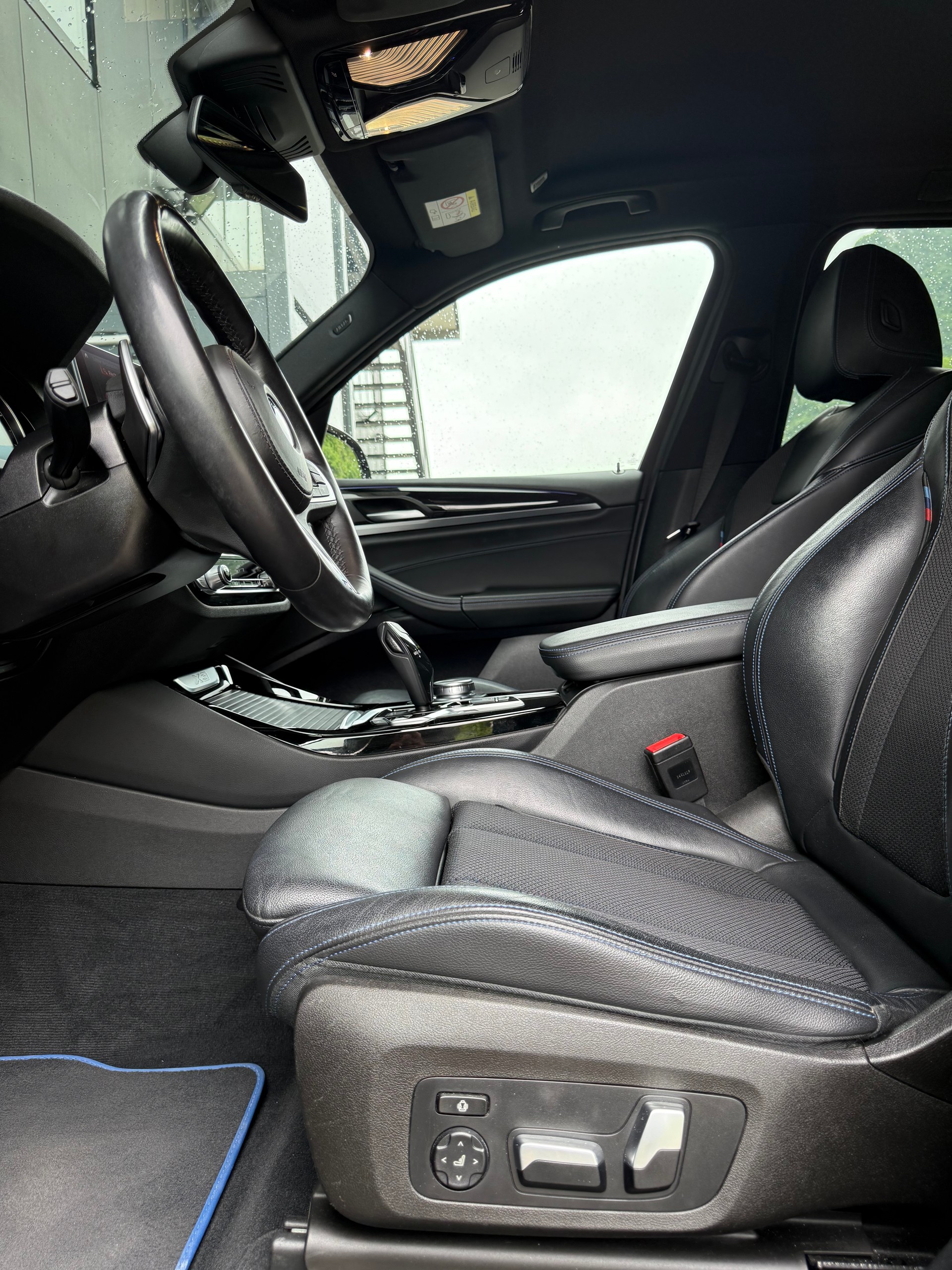 BMW X3 xDrive 25d Individual M Sport Steptronic-image-11