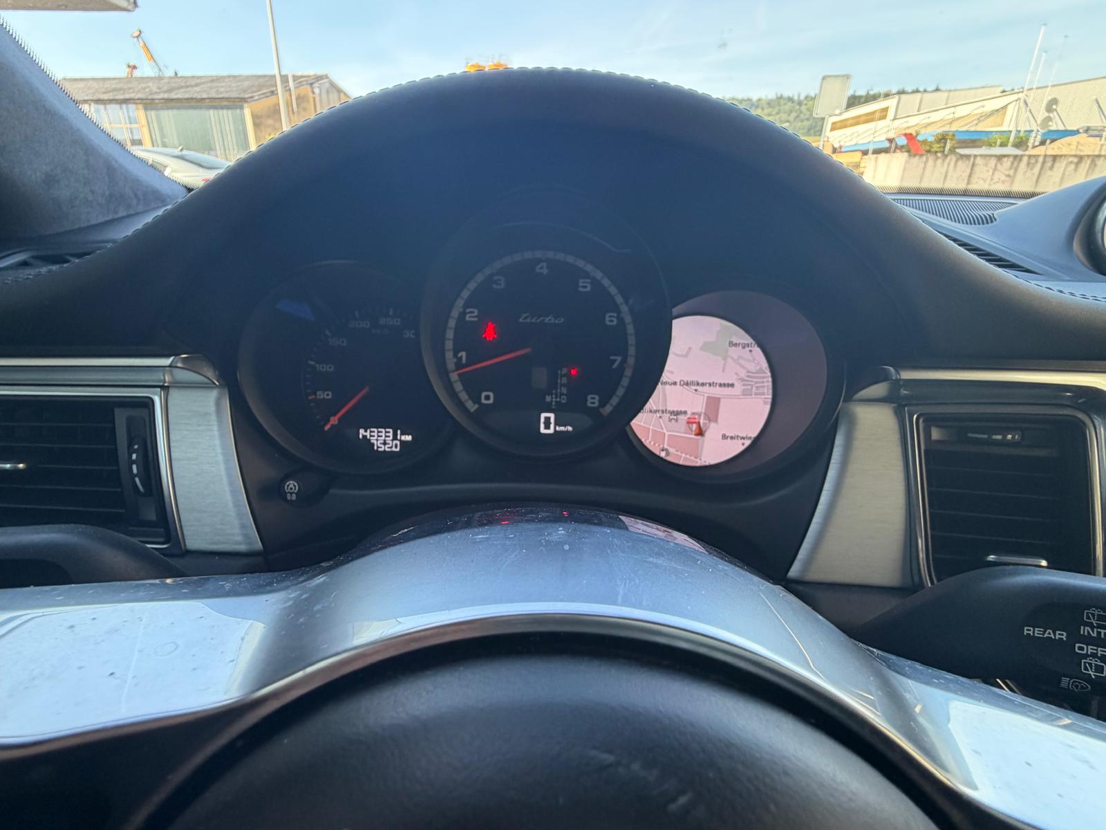 PORSCHE Macan Turbo PDK-image-13