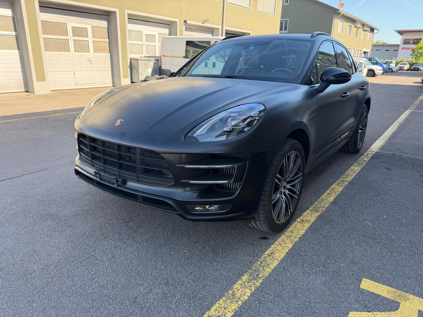 PORSCHE Macan Turbo PDK-image-2