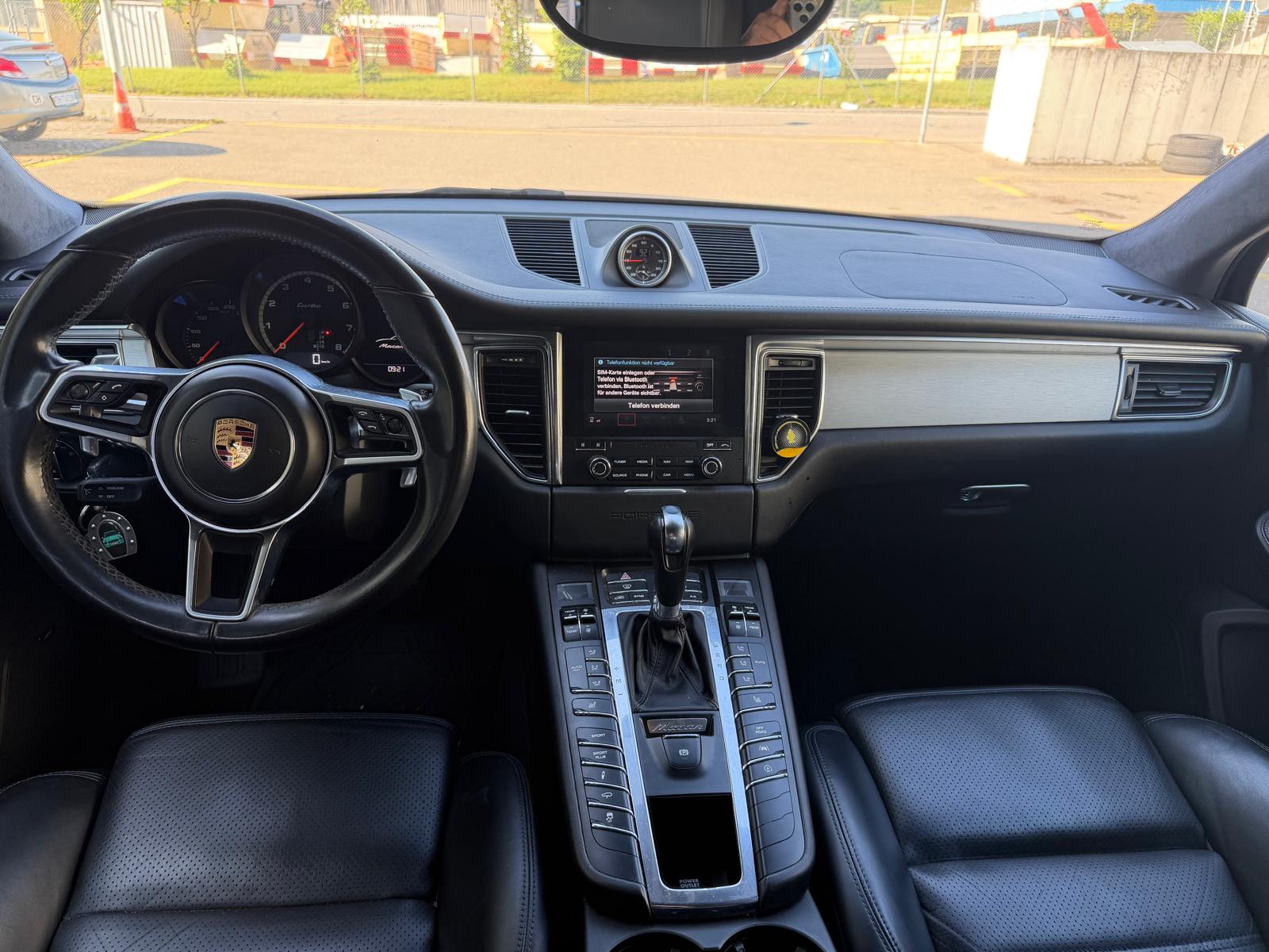 PORSCHE Macan Turbo PDK-image-8