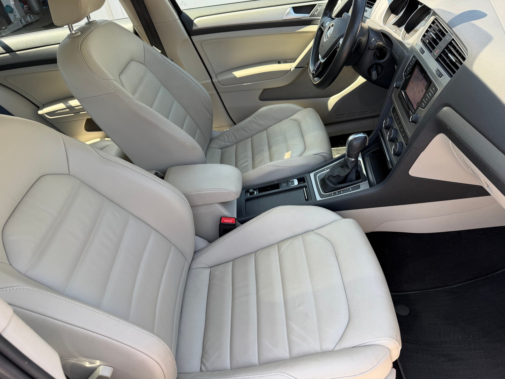 VW Golf 1.4 TSI Comfortline DSG Automat-image-9