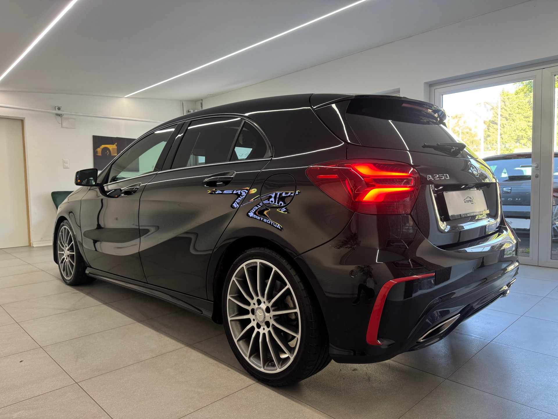 MERCEDES-BENZ A 250 AMG Line 4Matic 7G-DCT*CH-Fahrzeug*Panoramadach*-image-5