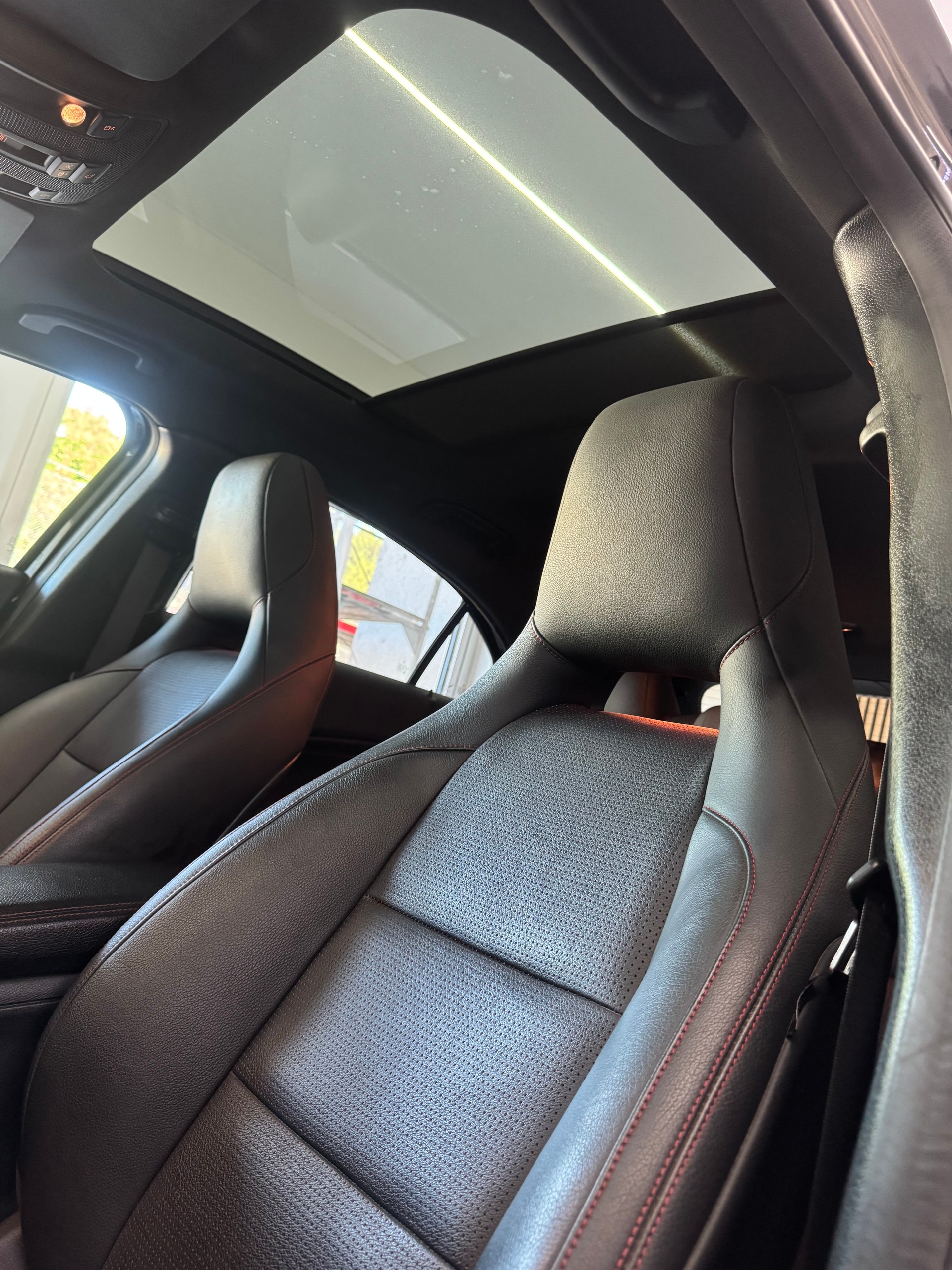 MERCEDES-BENZ A 250 AMG Line 4Matic 7G-DCT*CH-Fahrzeug*Panoramadach*-image-13