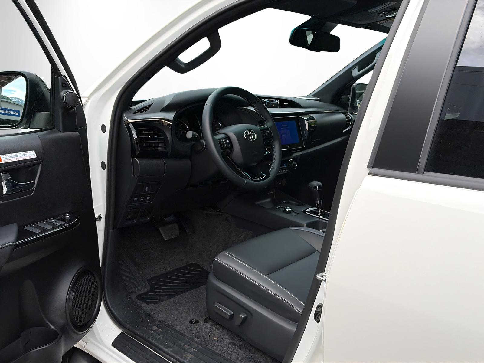 TOYOTA Hilux Double Cab.-Pick-up 2.8 D-4D MHEV 204 Invincible-image-6