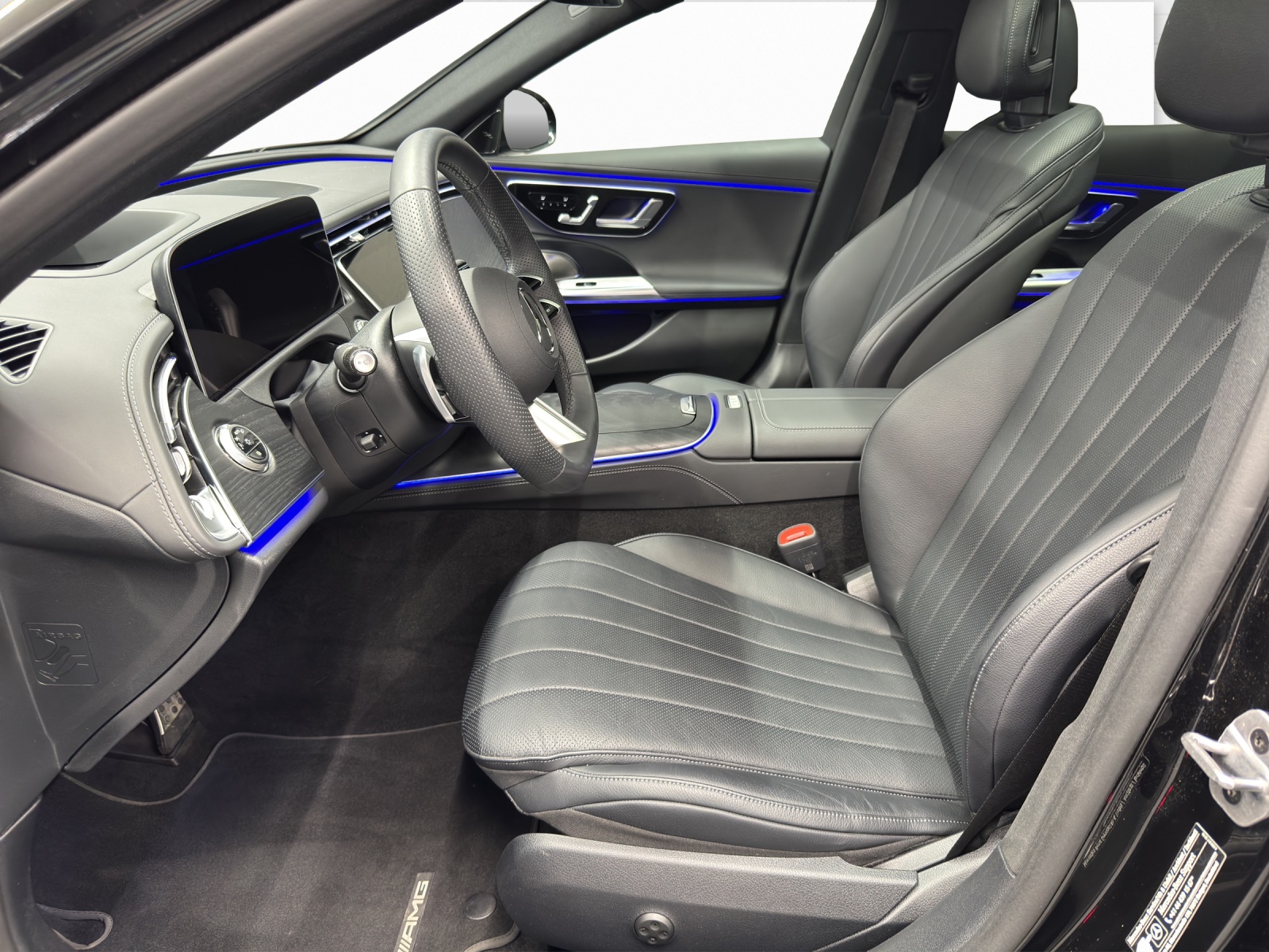 MERCEDES-BENZ E 300 de AMG Line 4Matic-image-6