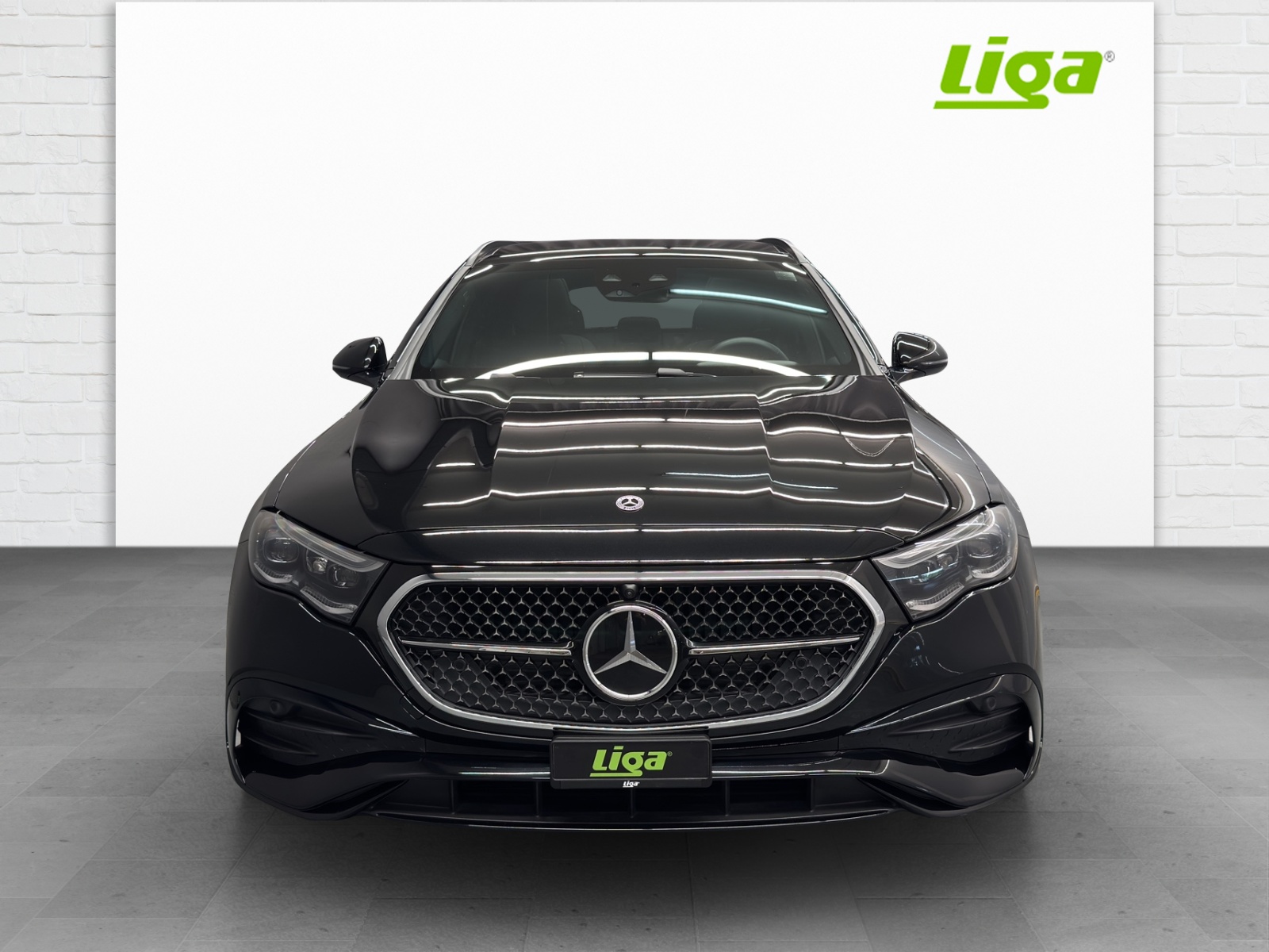 MERCEDES-BENZ E 300 de AMG Line 4Matic-image-1